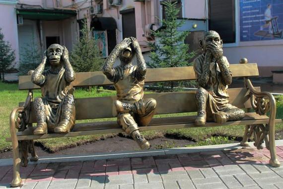 20 скульптур на лавочках со всего мира (ФОТО)