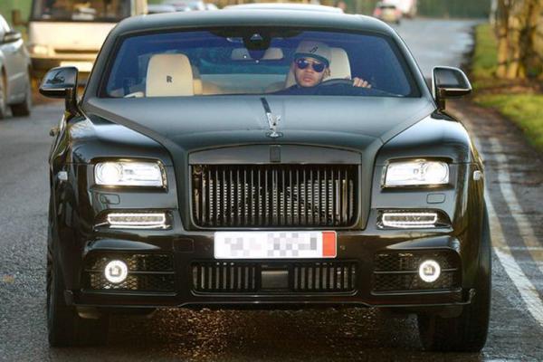 Футболист “Манчестер Юнайтед” шокировал менеджмент клуба своим новым автомобилем (ФОТО)