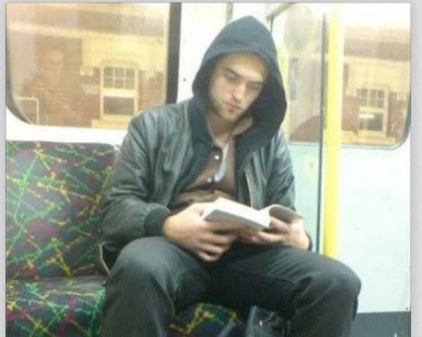 15 знаменитостей, которые не брезгуют поездками в метро (ФОТО)