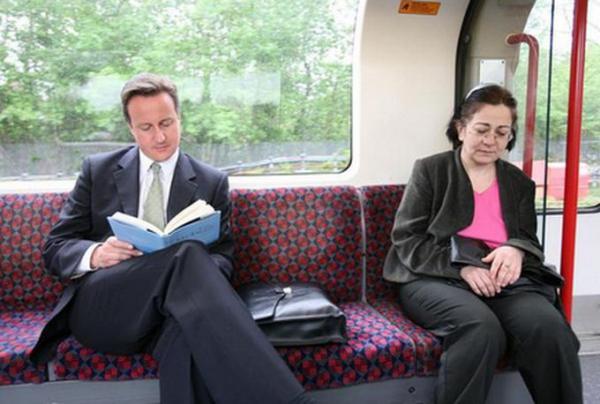 15 знаменитостей, которые не брезгуют поездками в метро (ФОТО)