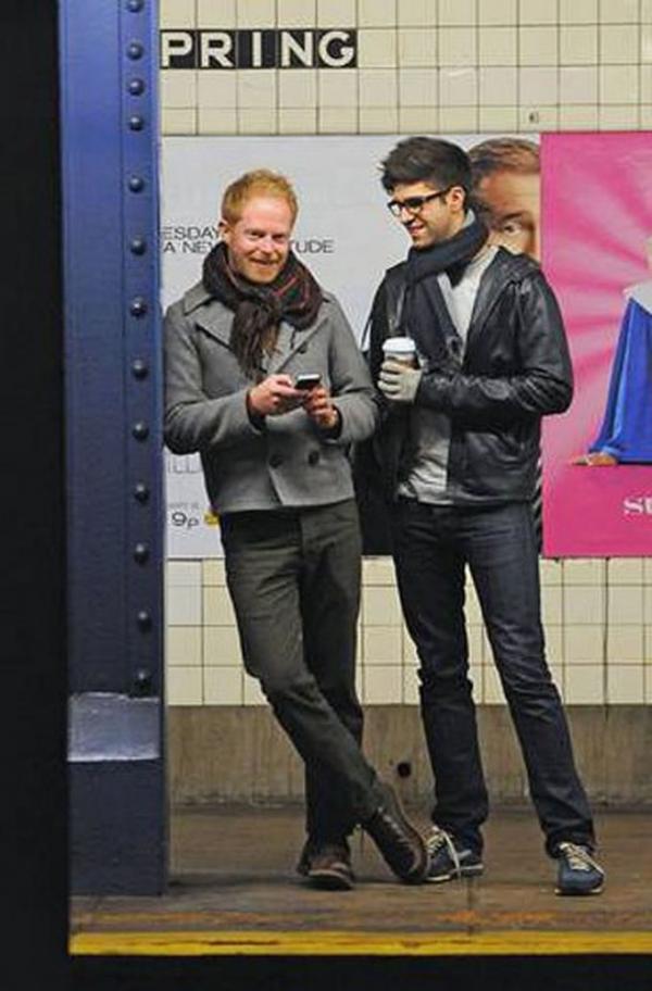 15 знаменитостей, которые не брезгуют поездками в метро (ФОТО)