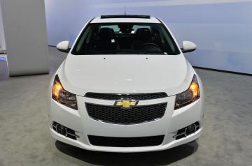 Компания Chevrolet готова представить свой "заряженный" седан Cruze (ФОТО)