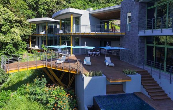 На Коста-Рике построили особняк с натуральной зеленой крышей (ФОТО)