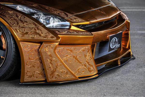 Мастера тюнинга из Японии представили полностью гравированный Nissan GT-R (ФОТО)