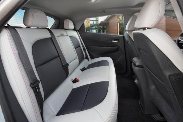 Дебют народного электрокара Chevrolet 2017 Bolt EV (ФОТО)