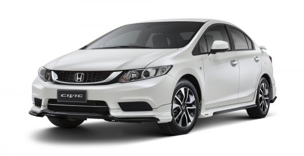 Компания Honda презентовала обновленные версии Civic и CR-V (ФОТО)