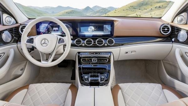 Mercedes-Benz E-Class. Немцы официально представили обновленный седан (ФОТО)