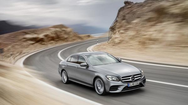 Mercedes-Benz E-Class. Немцы официально представили обновленный седан (ФОТО)