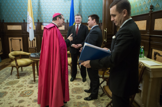 Порошенко встретился с послами Латвии, Пакистана, Ватикана и Бангладеш (ФОТО)