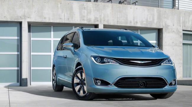 Компания Chrysler представила новый минивэн Pacifica (ФОТО)
