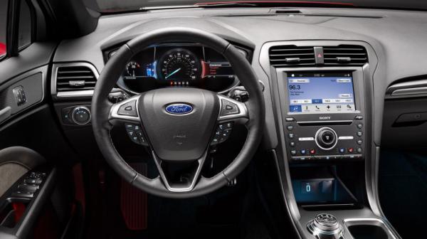 Американский автогигант Ford показал новый спортивный седан (ФОТО)