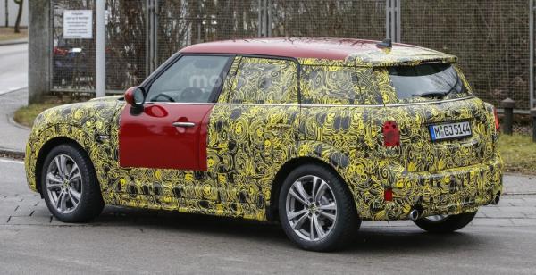 Новейший MINI Countryman 2017 засветился на шпионских фотоснимках (ФОТО)