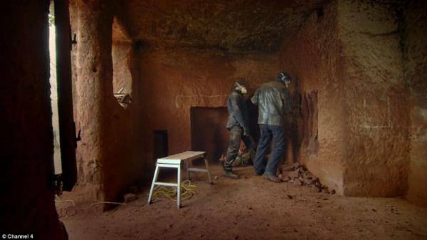 Пещерный человек современности, или необычный дом своими руками (ФОТО)
