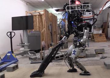 Исследователи научили робота делать уборку в квартире (ВИДЕО)