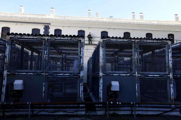 Жизнь в камерах смертников знаменитой тюрьмы Сан-Квентин (ФОТО)
