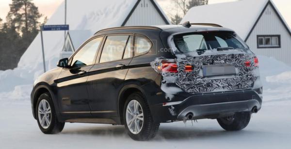 Фотошпионы поймали в объектив удлиненный BMW X1 (ФОТО)