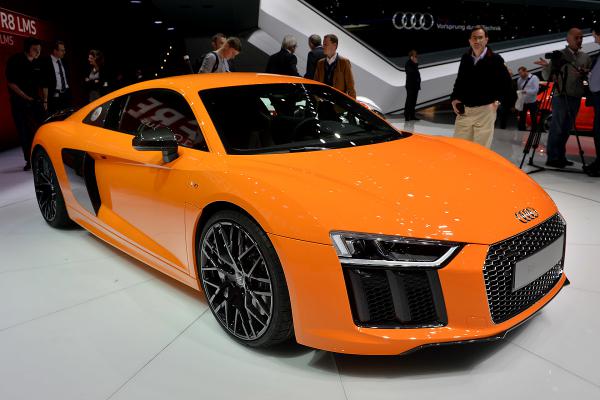 Audi R8. Немцы огласили стоимость обновленного спорткара (ФОТО)
