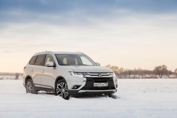 Зимний тест-драйв. Немного лучше узнаем Mitsubishi Outlander (ФОТО)