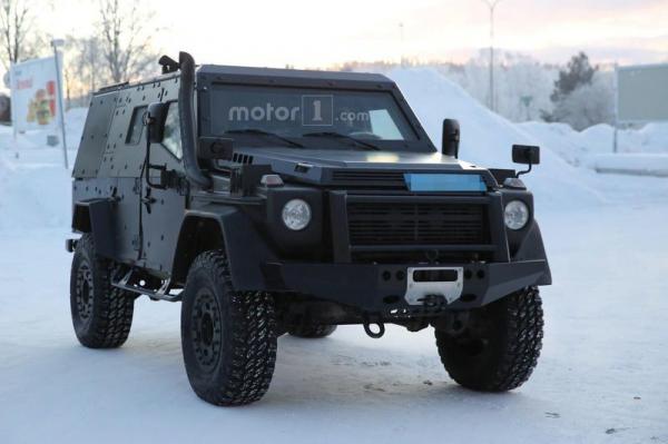 Немецкая компания Mercedes-Benz тестирует новейший внедорожник (ФОТО)