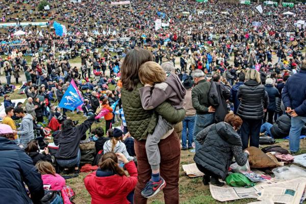Римляне протестуют против однополых браков (ФОТО)