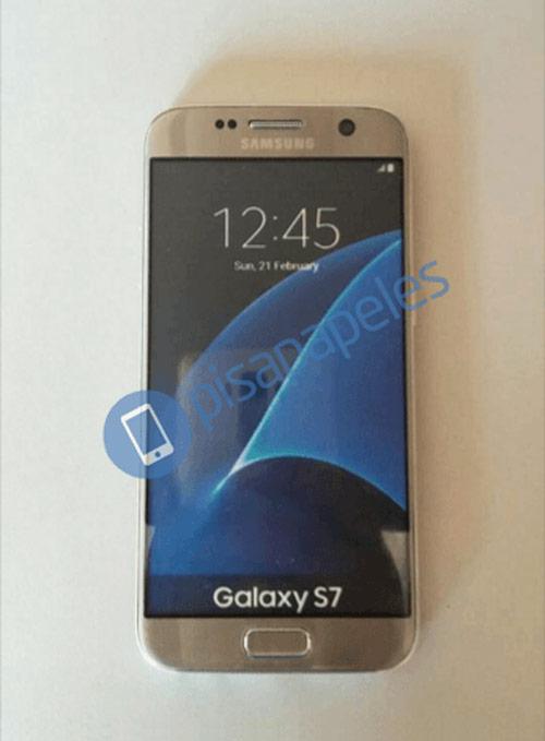 Флагманские смартфоны Samsung засветились на шпионских снимках (ФОТО)