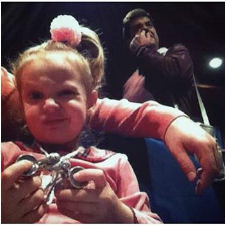 Актеры заднего плана, или как испортить селфи другу (ФОТО)