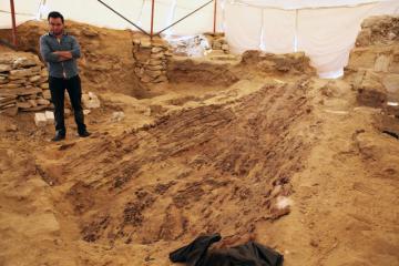 Чешские археологи нашли древнюю погребальную лодку