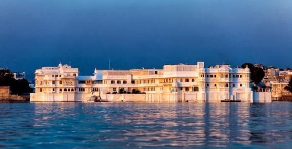 Роскошный плавающий отель озера Пичола (ФОТО)