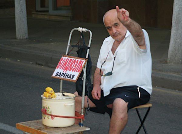 Необычные продавцы, от которых без покупки не уйдешь (ФОТО)