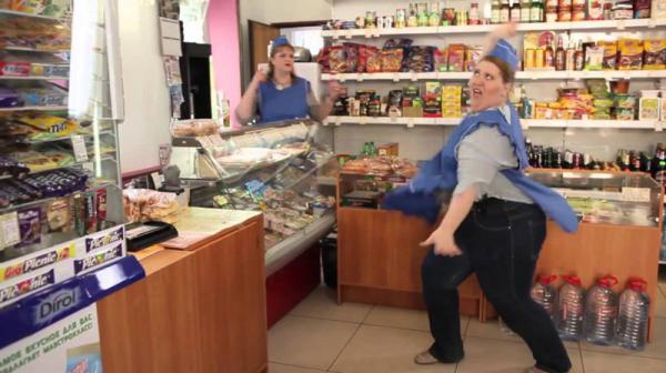 Необычные продавцы, от которых без покупки не уйдешь (ФОТО)