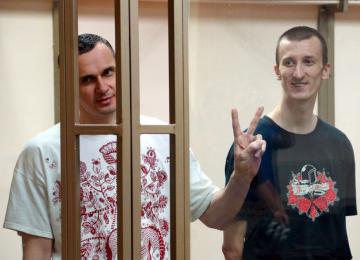 Стало известно, куда этапируют украинских политзаключенных Сенцова и Кольченко