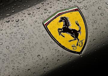 Ferrari представит в Женеве новый суперкар GTC4 Lusso