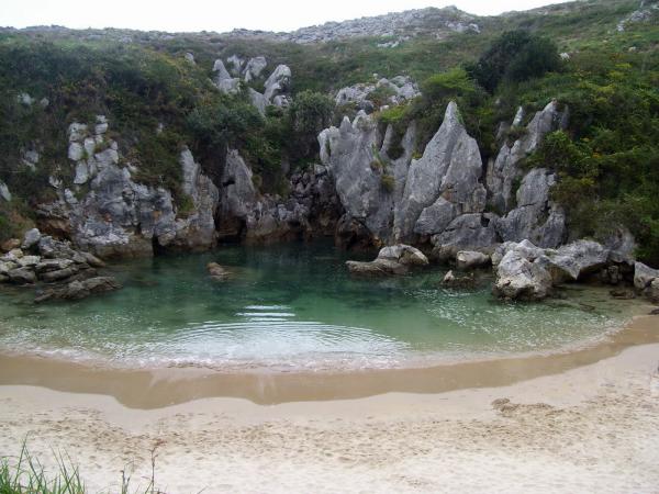 Несравненный курорт, или как выглядит песчаный пляж без моря (ФОТО)