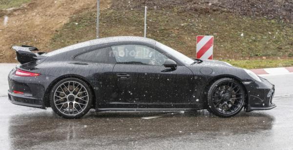 Porsche тестирует «заряженное» купе 911 GT3 2017 (ФОТО)