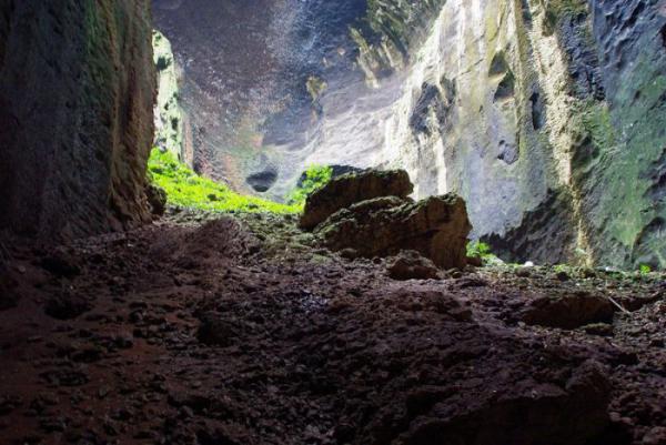 Зловонные пещеры ужаса Гомантонга (ФОТО)