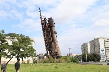 “Поезд в Небо” – крупнейшая городская скульптура Польши (ФОТО)