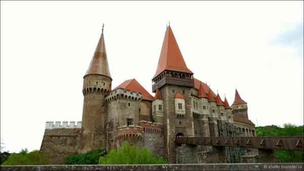 Жуткие места планеты: замок с привидениями в Трансильвании (ФОТО)