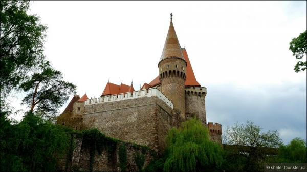 Жуткие места планеты: замок с привидениями в Трансильвании (ФОТО)