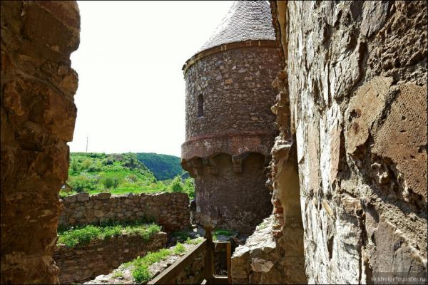 Жуткие места планеты: замок с привидениями в Трансильвании (ФОТО)