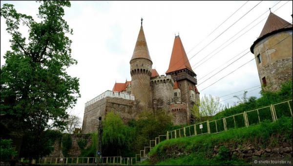 Жуткие места планеты: замок с привидениями в Трансильвании (ФОТО)