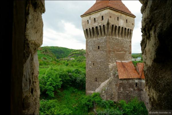Жуткие места планеты: замок с привидениями в Трансильвании (ФОТО)