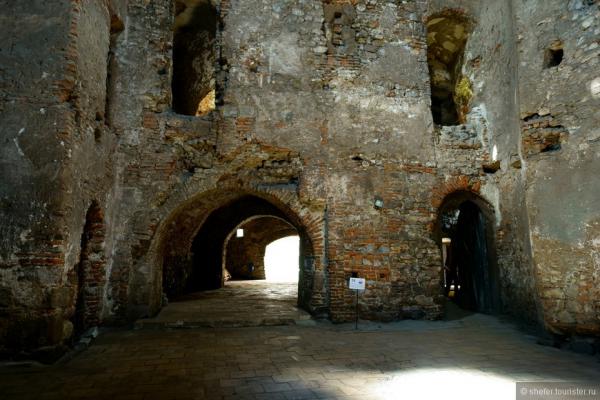 Жуткие места планеты: замок с привидениями в Трансильвании (ФОТО)