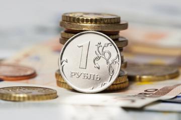 Правительство РФ готовит девальвацию рубля