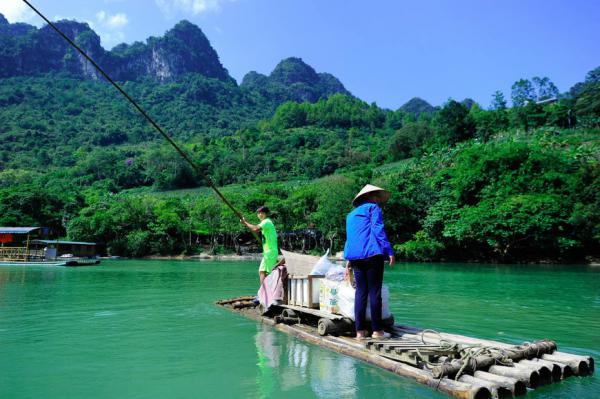 Уникальные места планеты: водопад Детян в Китае (ФОТО)
