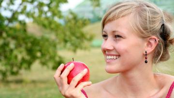 Эксперты доказали полезность одного яблока в день