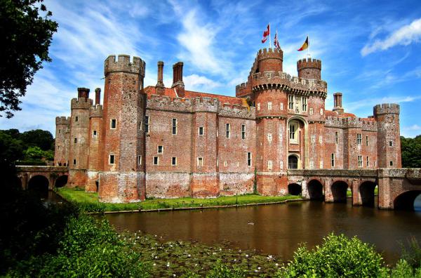 ТОП-10 самых красивых замков планеты (ФОТО)