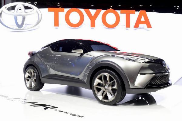 Компания Toyota готова поставить на конвейер кроссовер C-HR (ФОТО)