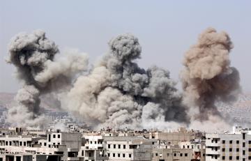 Россия снова ударила по мирным жителям Сирии кассетными бомбами (ВИДЕО)