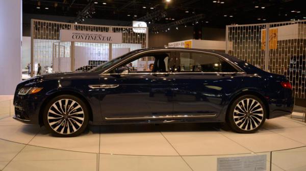 Автошоу в Городе Ветров: самые яркие новинки автовыставки в Чикаго (ФОТО)