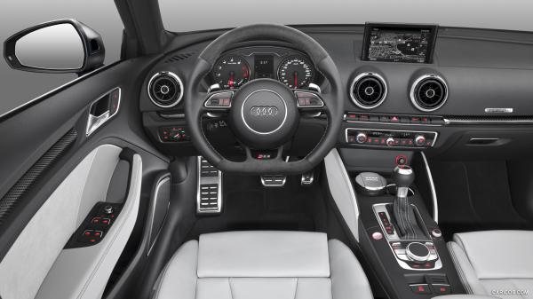 Первые фотоснимки нового мощного седана Audi RS3 (ФОТО)
